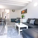 Casa De Palmeras أذيخي